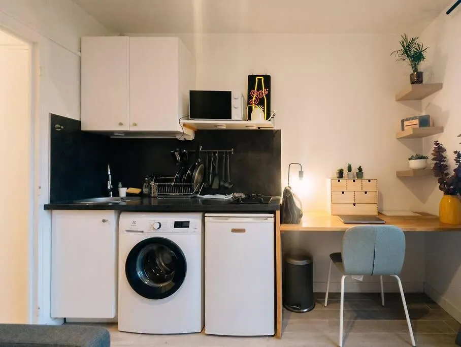Jolie Studio Belleville Apartment Paris